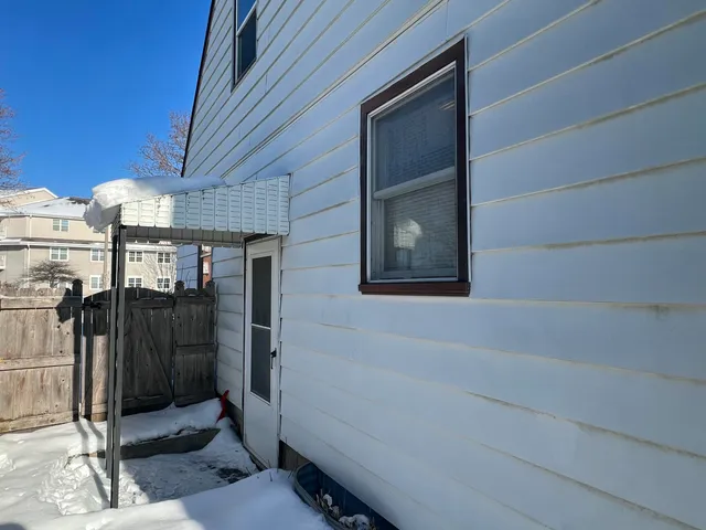 $250,000 | 1409 West Custer Avenue, Milwaukee, WI 53209