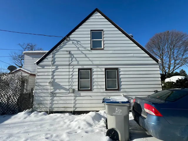 $250,000 | 1409 West Custer Avenue, Milwaukee, WI 53209
