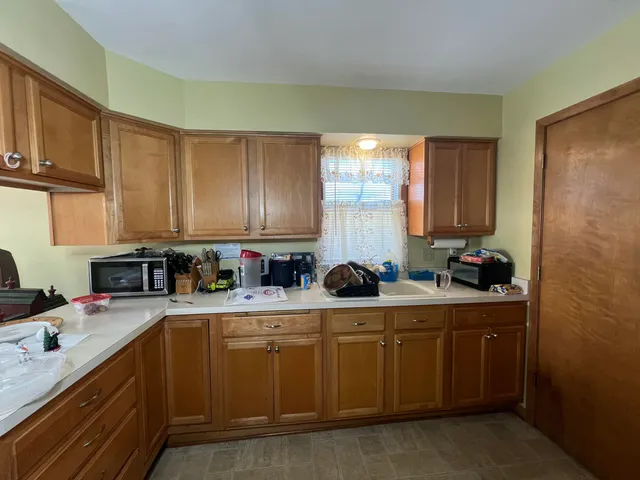 $250,000 | 1409 West Custer Avenue, Milwaukee, WI 53209