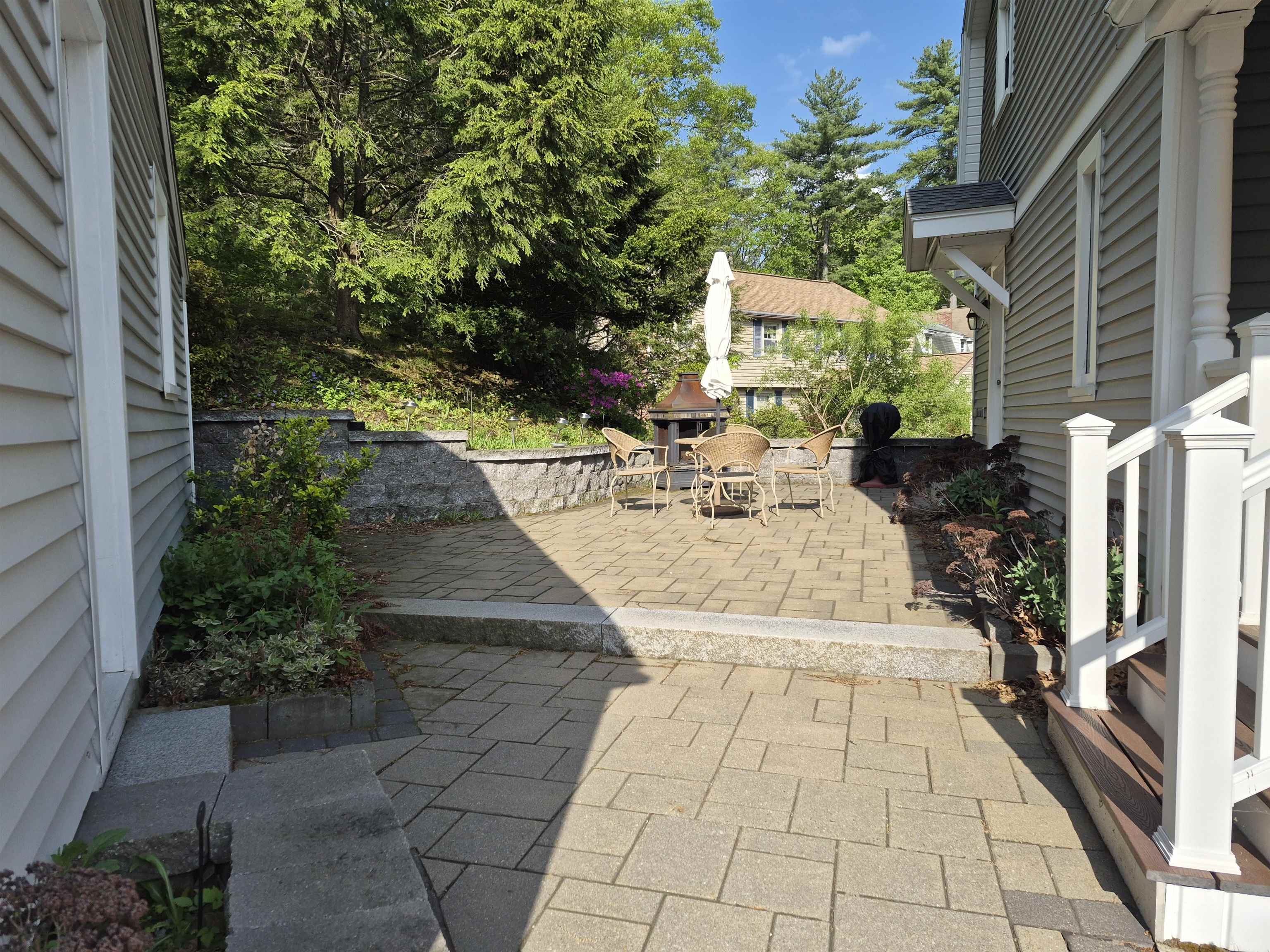 20 Shelburne Road Nashua, NH 03063 - Photo 4 of 41
