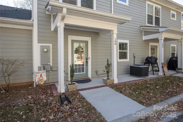 a view of a house with backyard of the house