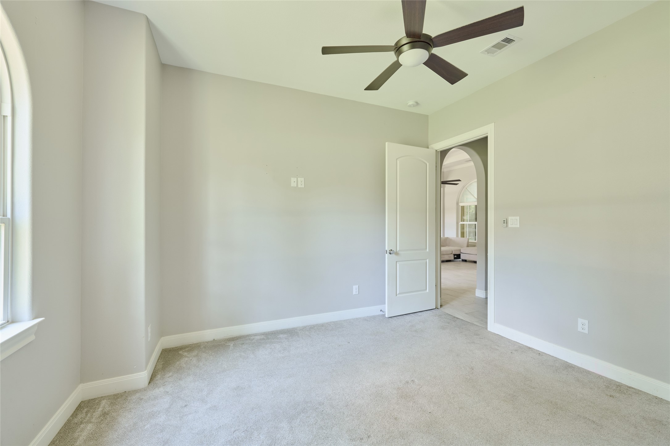 28526 Riverside Crest Lane Houston, TX 77336 - Photo 19 of 36 a view of an empty room