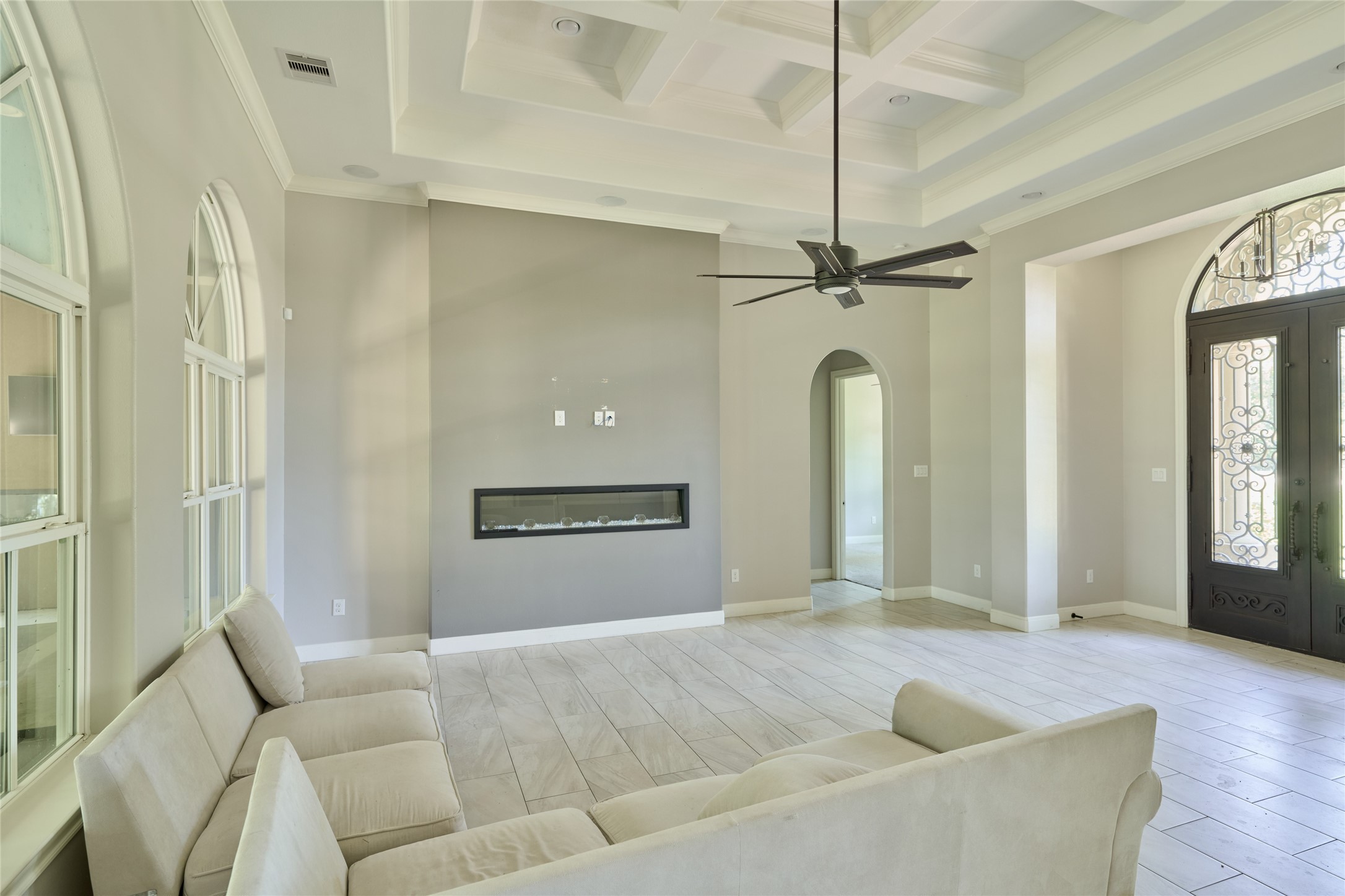 28526 Riverside Crest Lane Houston, TX 77336 - Photo 7 of 36 a living room with furniture and a window