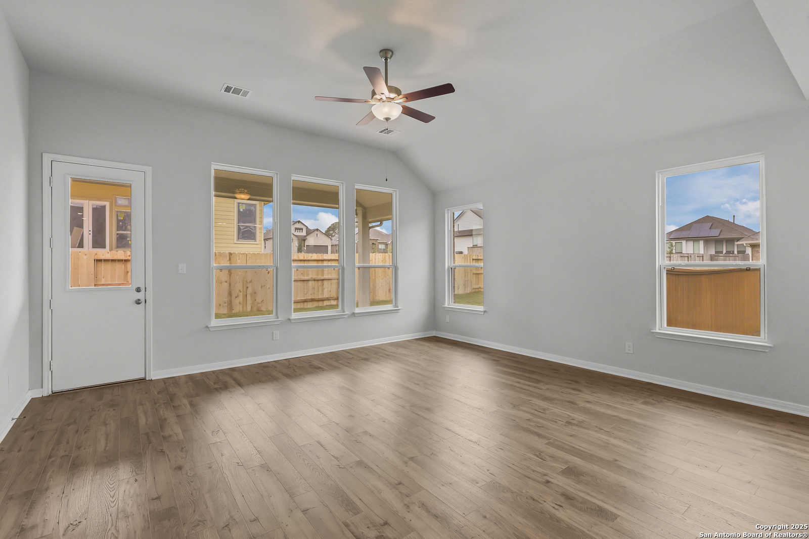 419 Field Fox Cibolo, TX 78108 - Photo 14 of 37