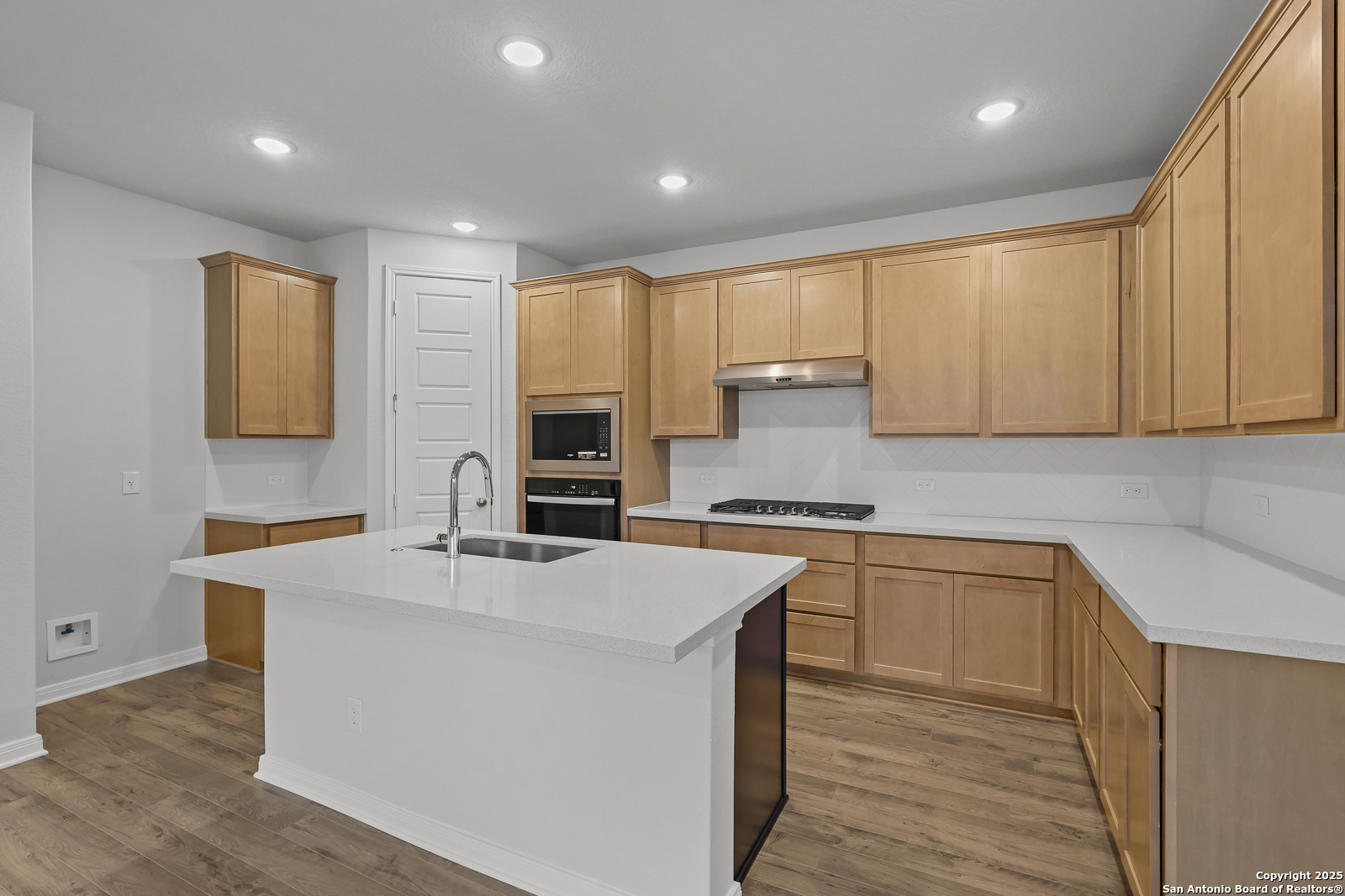 419 Field Fox Cibolo, TX 78108 - Photo 8 of 37