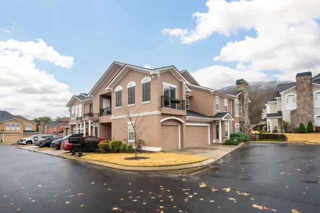$250,000 | 606 Renaissance Court, Chattanooga, TN 37419