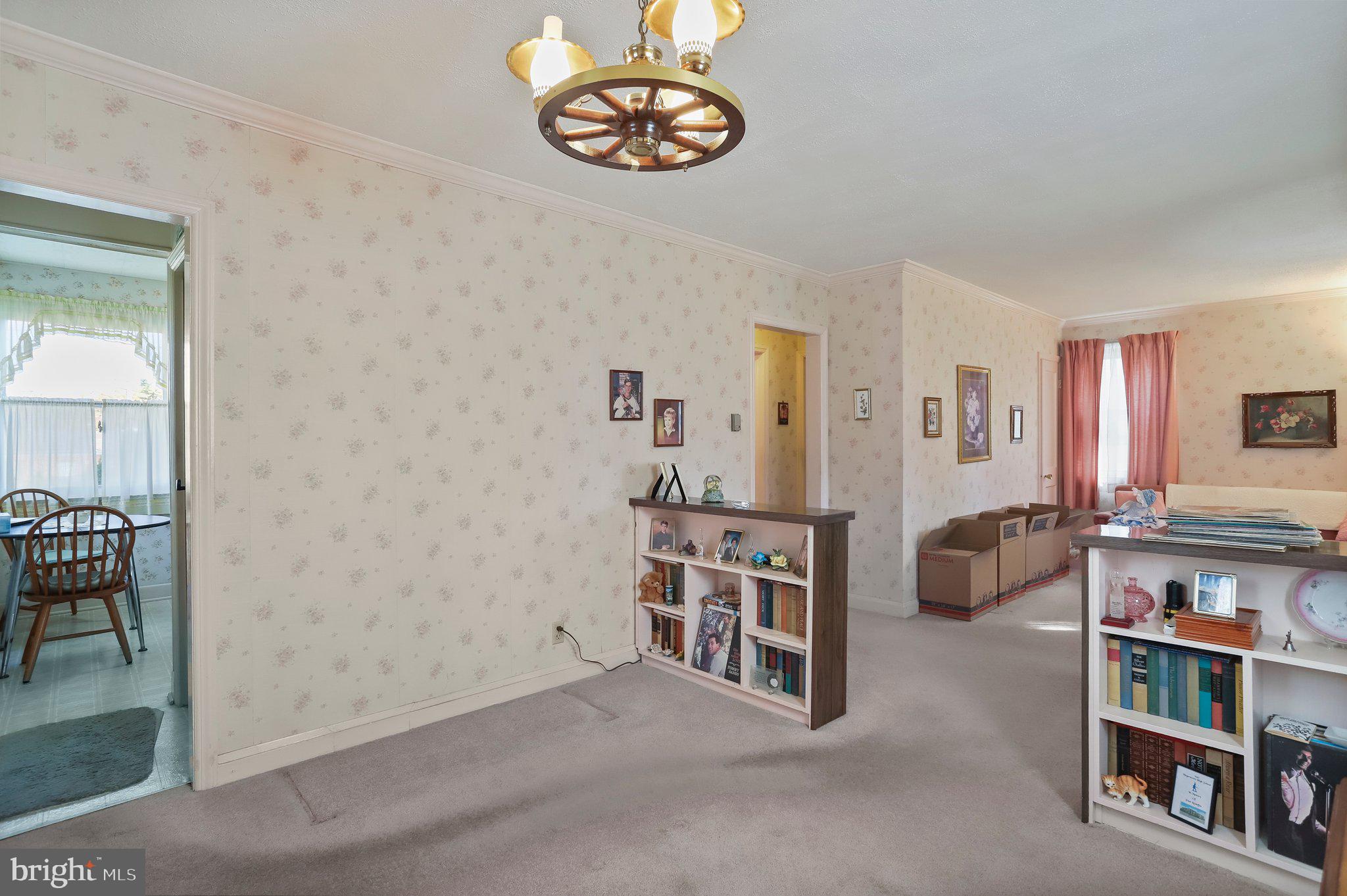 908 Fairview Road Hagerstown, MD 21742 - Photo 11 of 36 Gallery Image 11