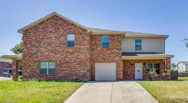 $1,500 | 1001 East College Avenue, Princeton, TX 75407