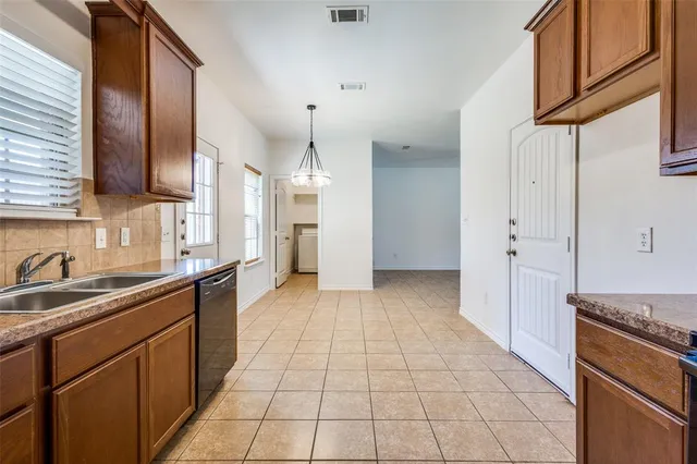 $1,500 | 1001 East College Avenue, Princeton, TX 75407