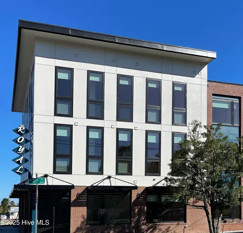 $1,350 | 1102 Castle Street, Unit 306, Wilmington, NC 28401