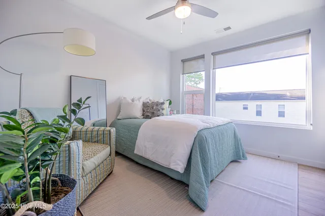 $1,350 | 1102 Castle Street, Unit 306, Wilmington, NC 28401