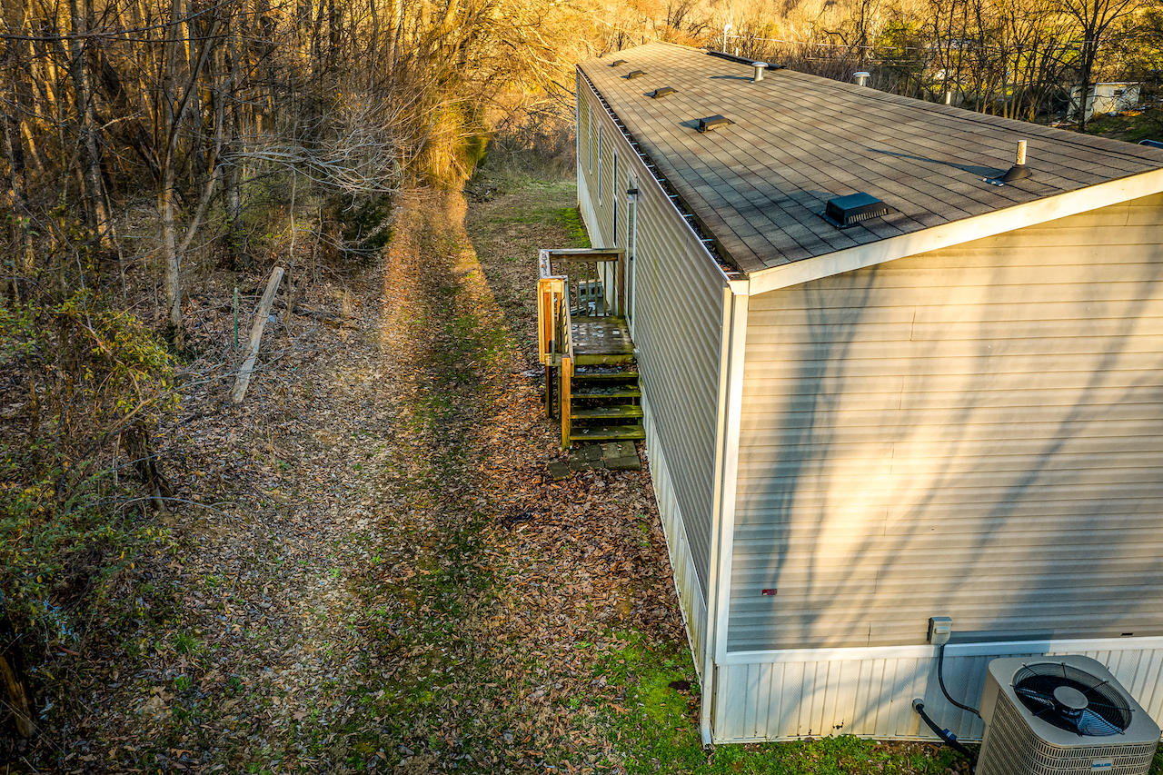 160 Burkey Road Greeneville, TN 37743 - Photo 3 of 22 3