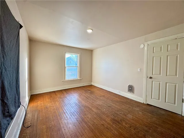 $1,300 | 49 Upstairs Spruce Street, Oneonta, NY 13820