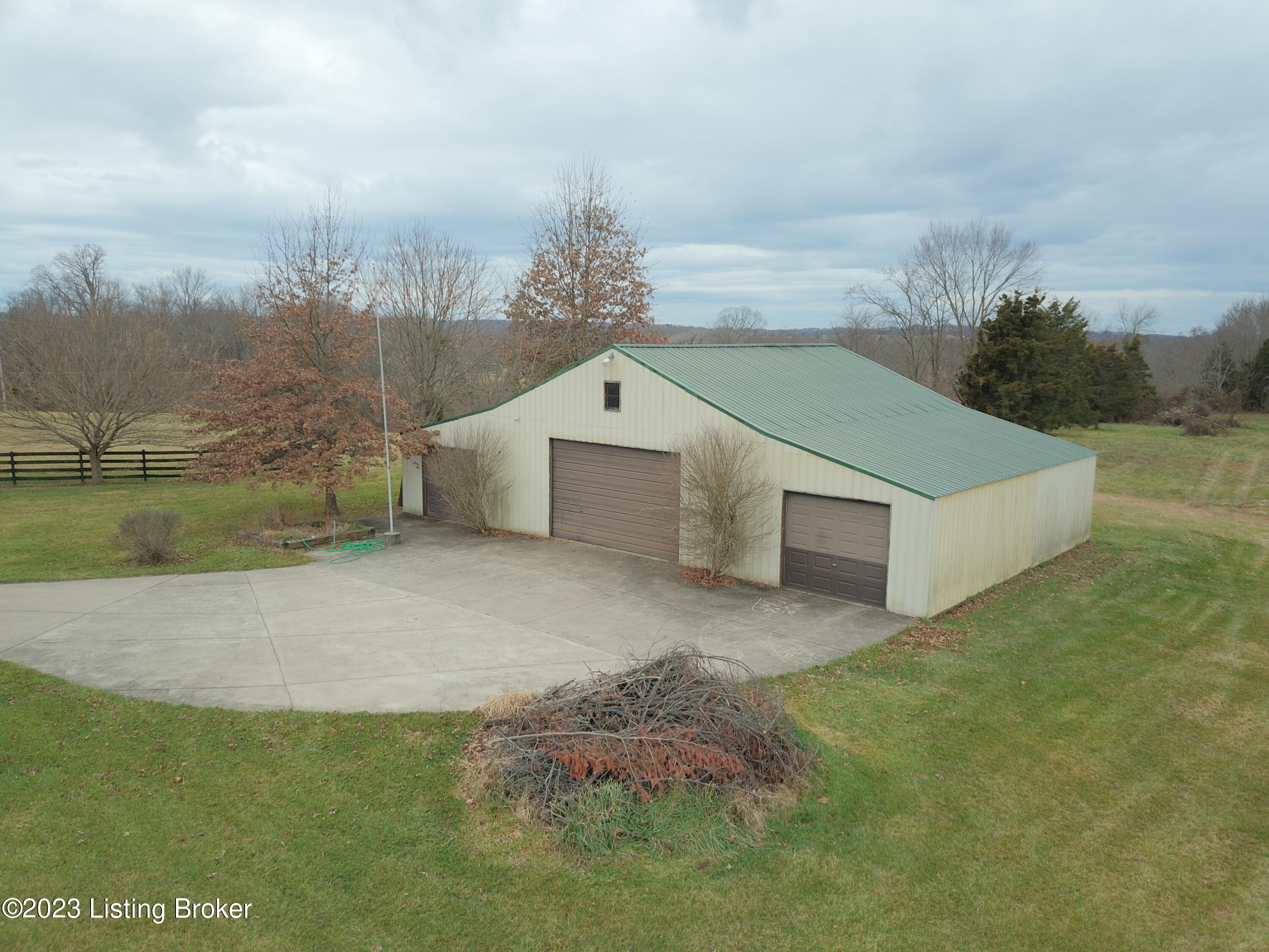 8932 Hwy 146 Road Smithfield, KY 40068 - Photo 3 of 9 8932 LaGrange 3