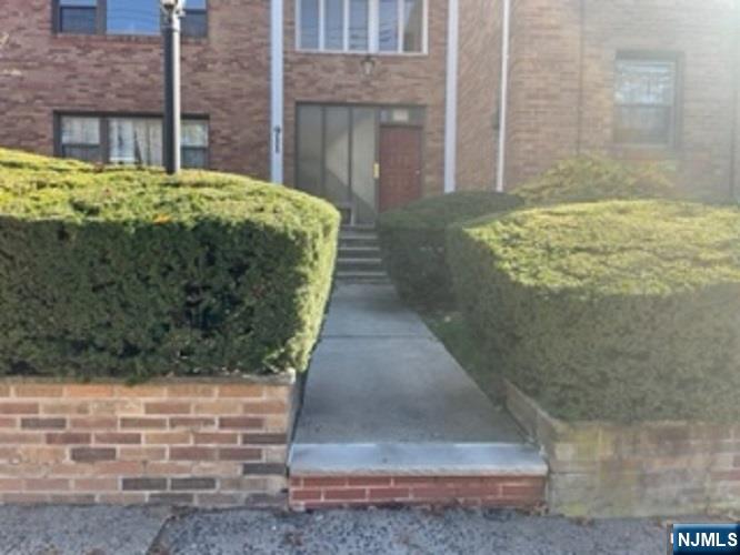 911 Teaneck Road Teaneck, NJ 07666 - Photo 1 of 16 Gallery Image 1