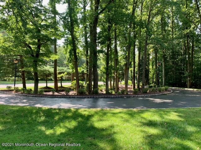 835 Tennent Road Manalapan, NJ 07726 - Photo 4 of 33 image7