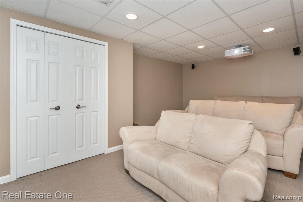 1345 Ross Lane Rochester, MI 48306 - Photo 33 of 61