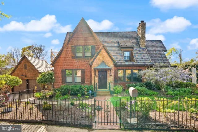 $2,500,000 | 1520 North Highland Street, Arlington, VA 22201