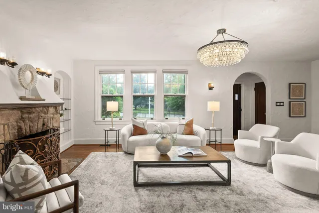 $2,500,000 | 1520 North Highland Street, Arlington, VA 22201