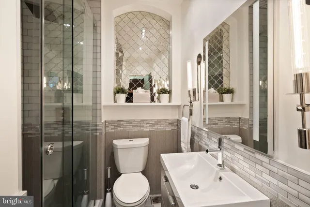 $2,500,000 | 1520 North Highland Street, Arlington, VA 22201