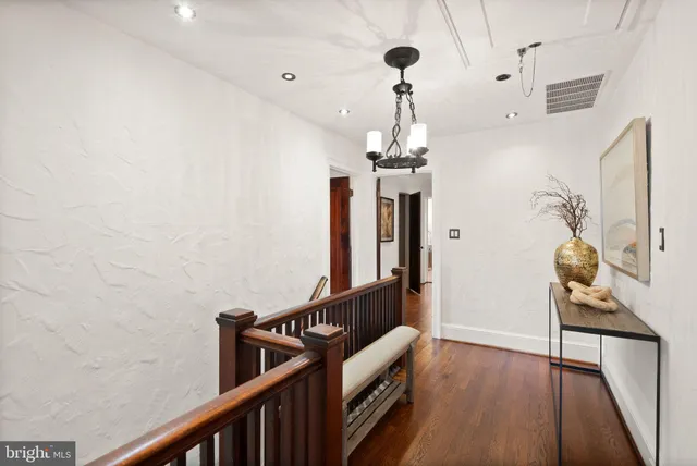 $2,500,000 | 1520 North Highland Street, Arlington, VA 22201