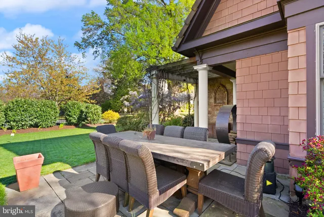 $2,500,000 | 1520 North Highland Street, Arlington, VA 22201