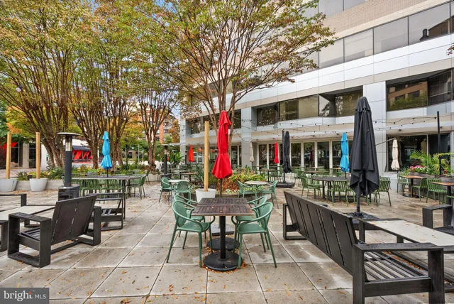 $2,500,000 | 1520 North Highland Street, Arlington, VA 22201