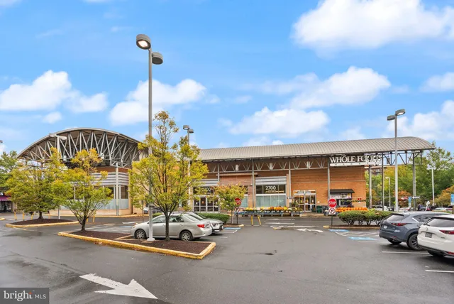 $2,500,000 | 1520 North Highland Street, Arlington, VA 22201