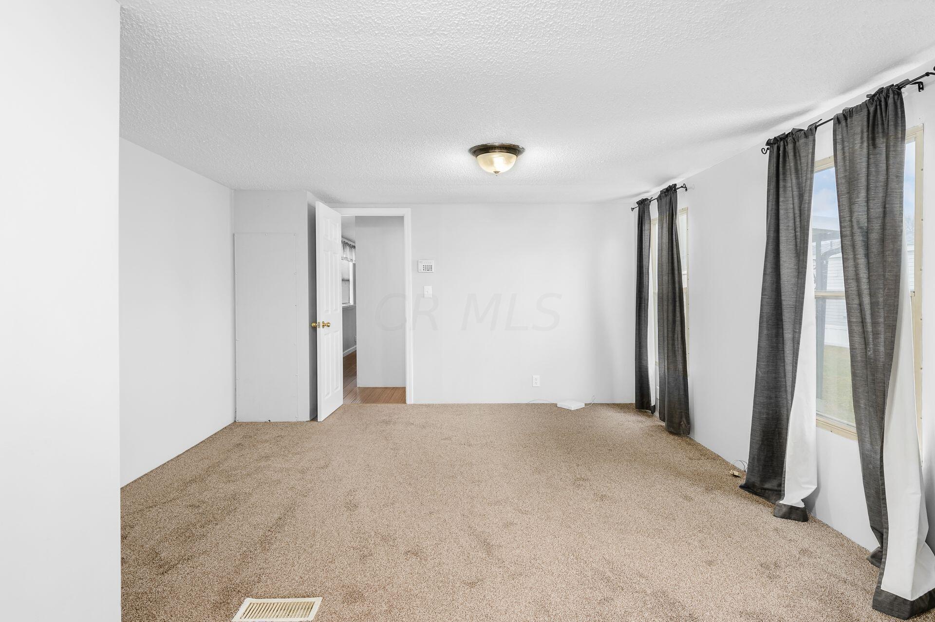 465 Chambersburg Road Columbus, OH 43207 - Photo 15 of 21 Owner's Suite