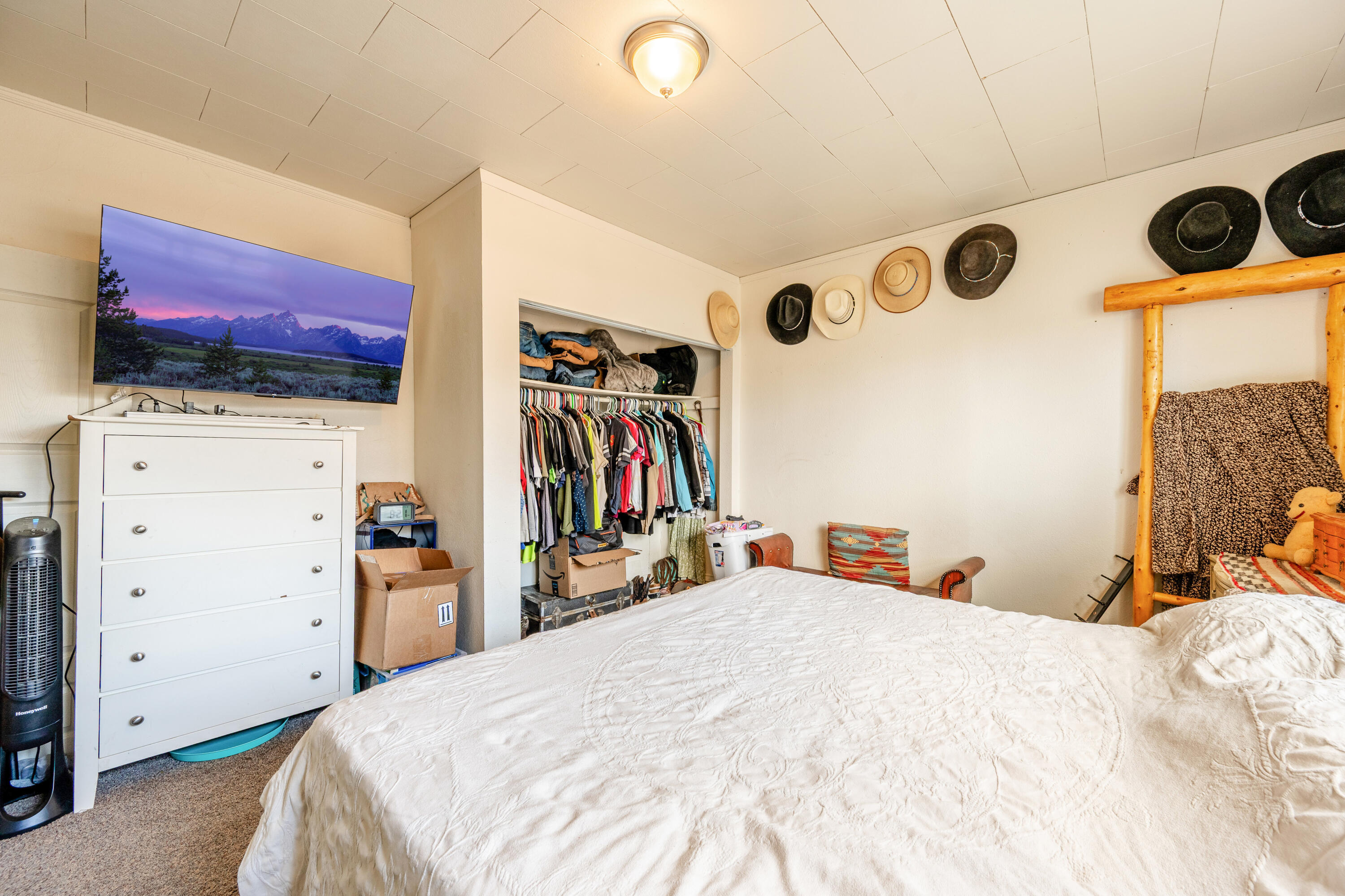 672 Illinois Street Sheridan, WY 82801 - Photo 31 of 39 025_dsc_0716-hdr-edit_123