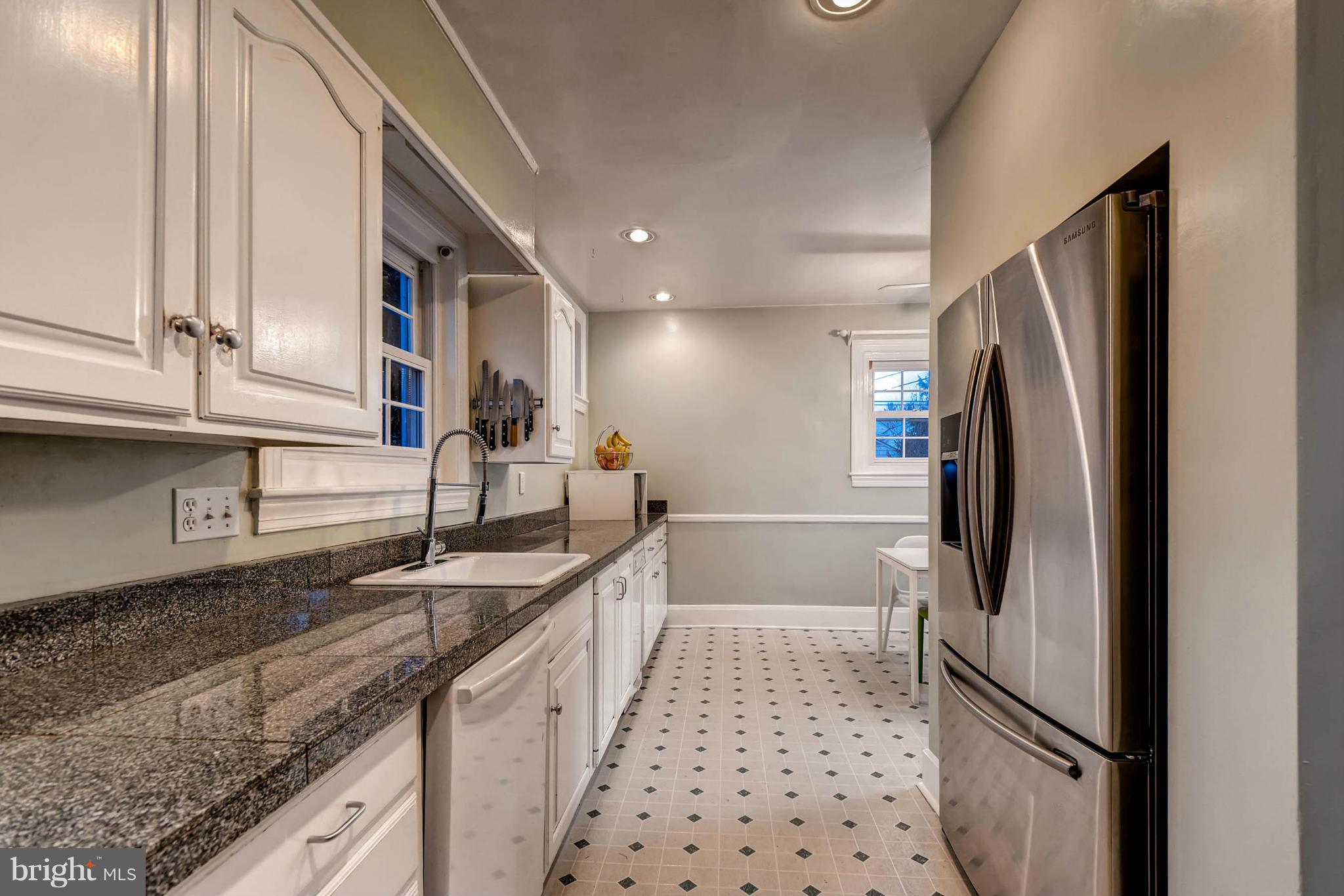 107 St Dunstans Road Baltimore, MD 21212 - Photo 11 of 30 Kitchen