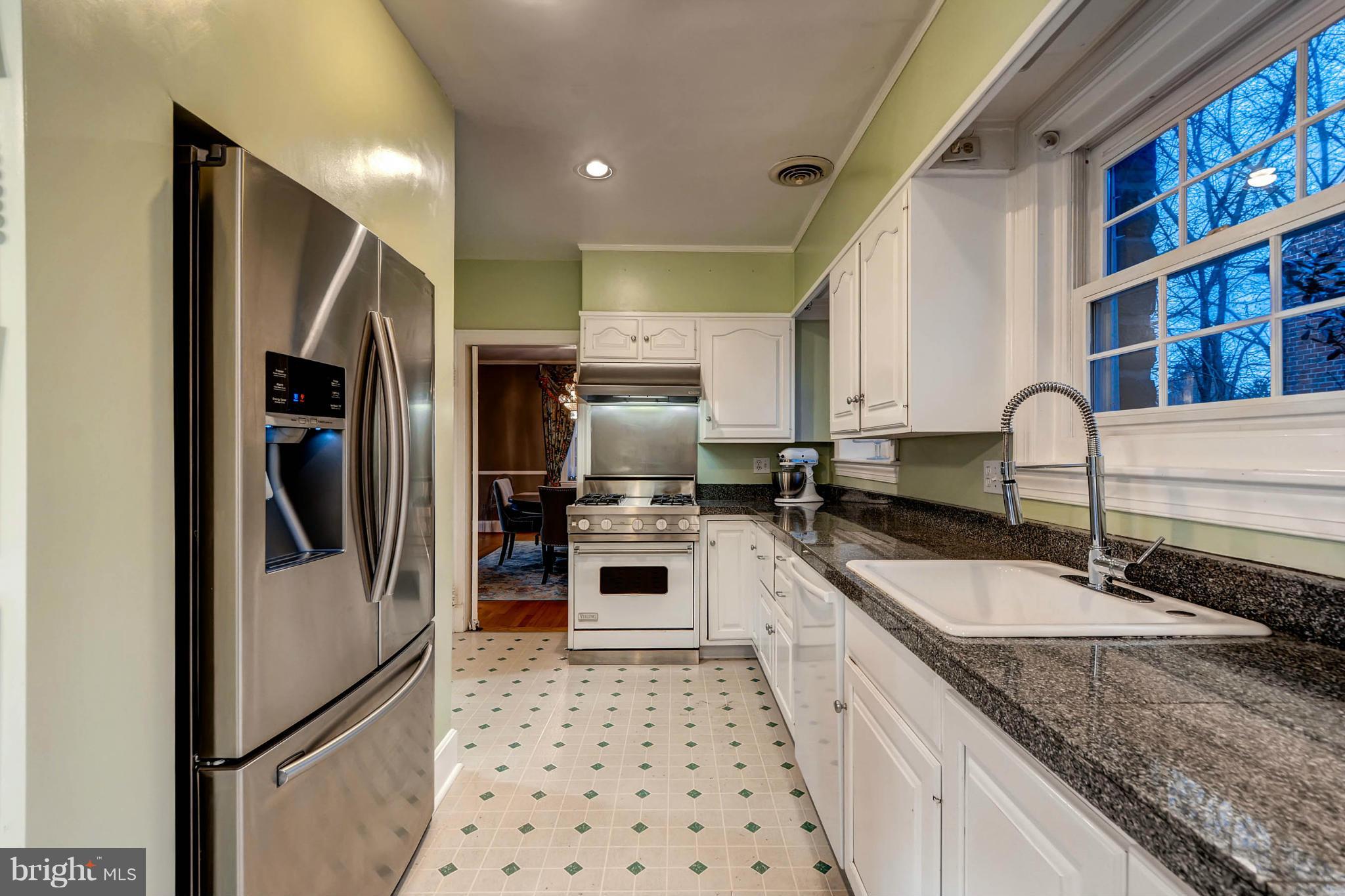 107 St Dunstans Road Baltimore, MD 21212 - Photo 12 of 30 Kitchen