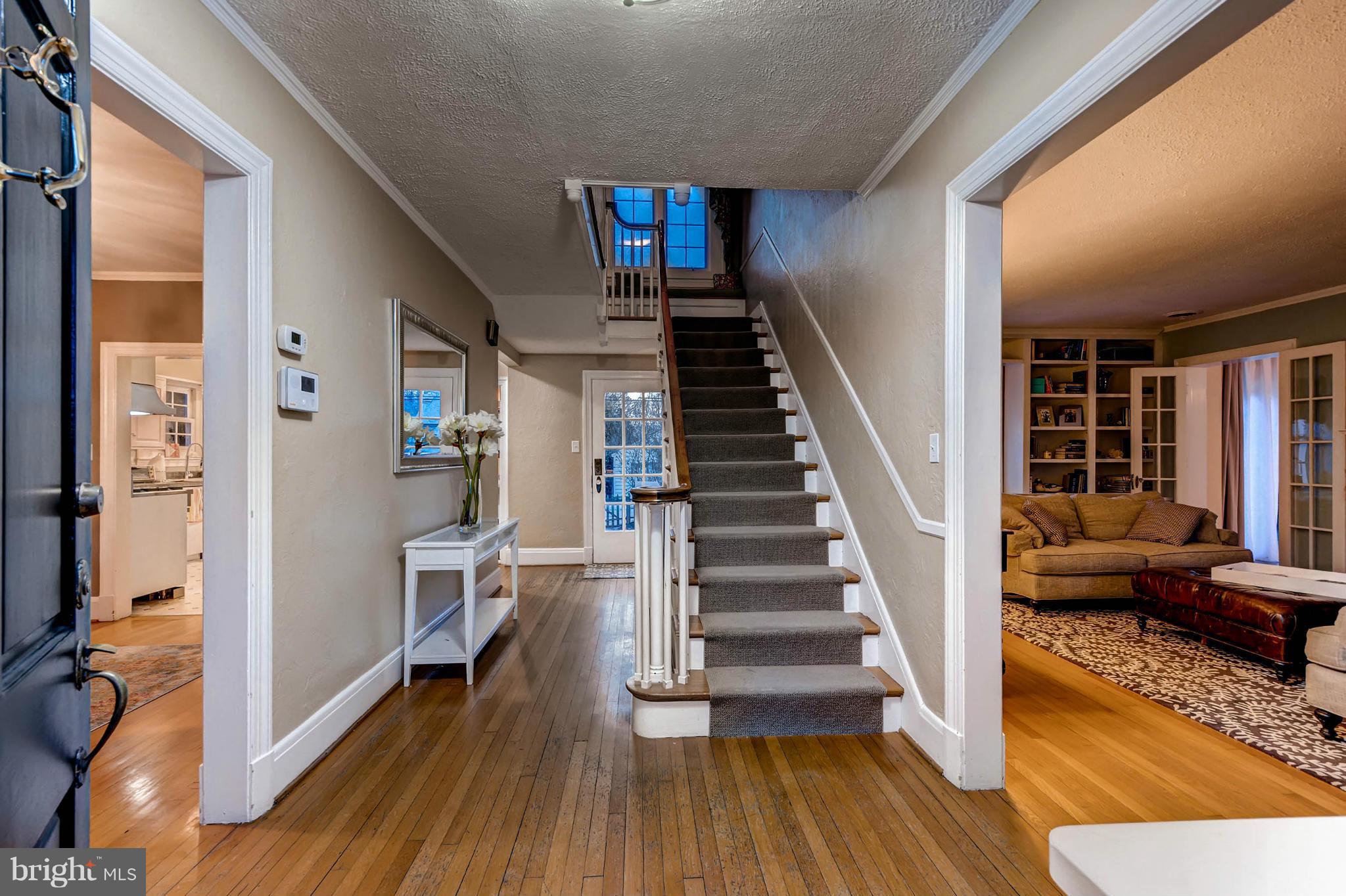 107 St Dunstans Road Baltimore, MD 21212 - Photo 3 of 30 Foyer