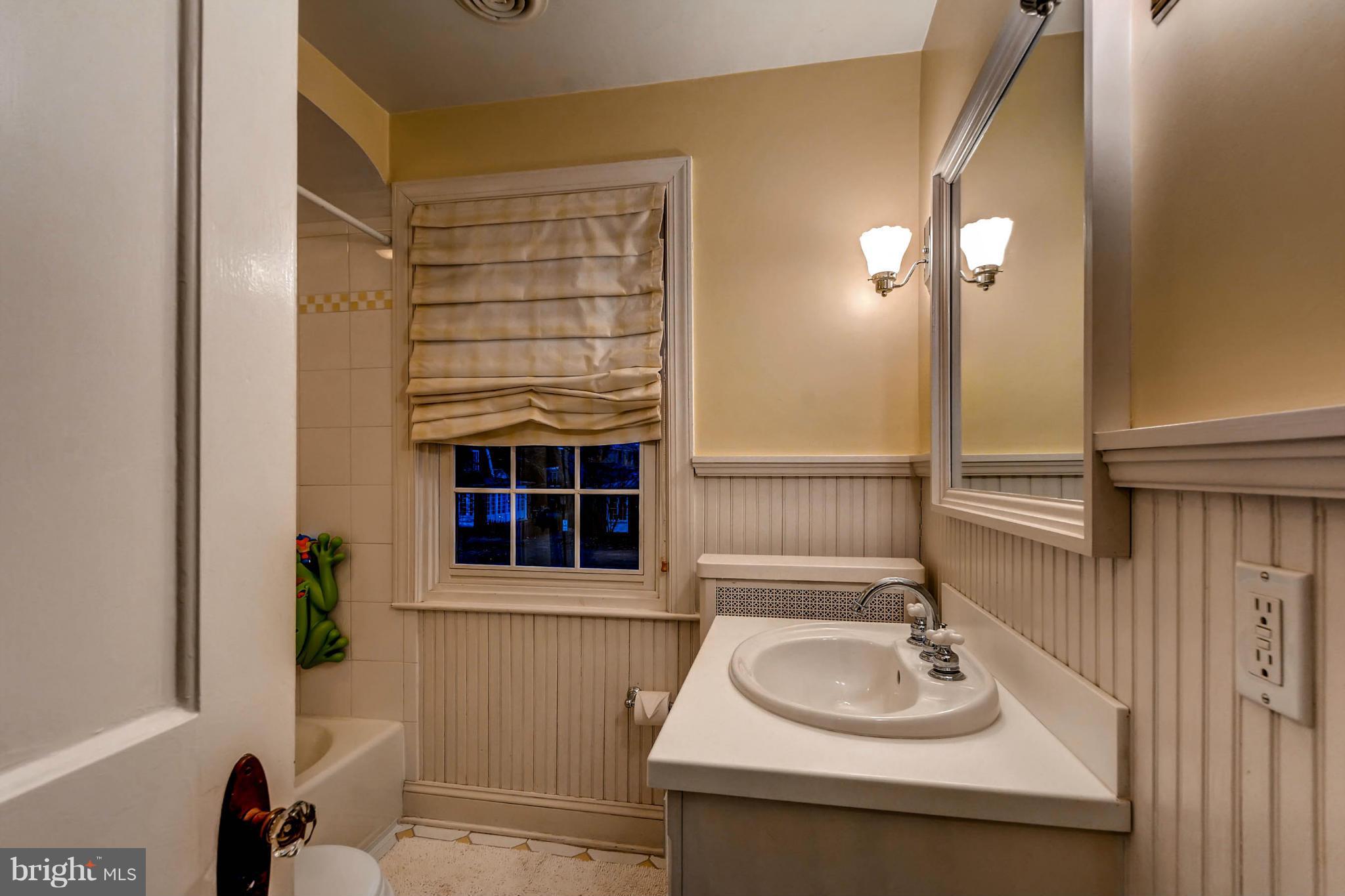 107 St Dunstans Road Baltimore, MD 21212 - Photo 22 of 30 Bath