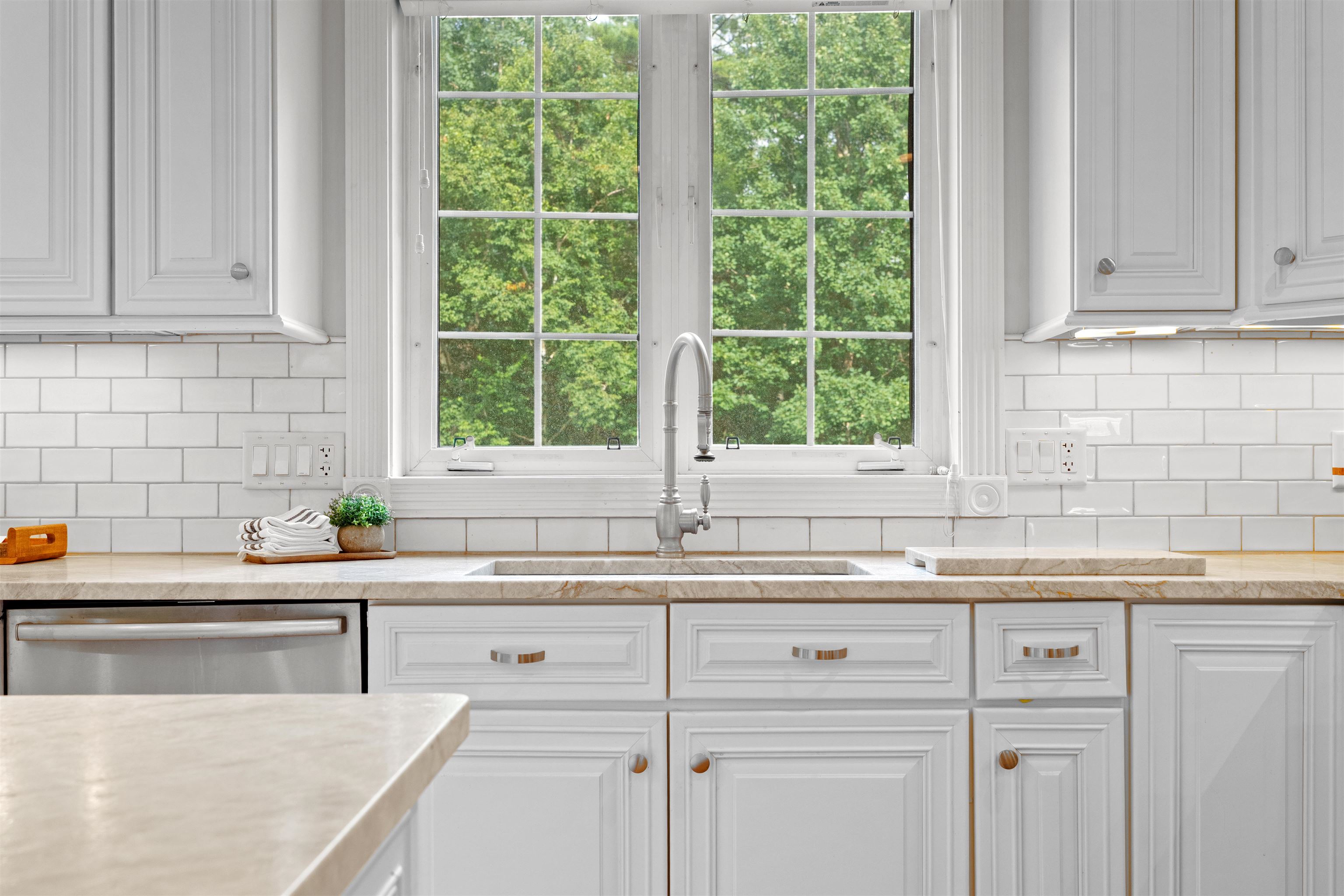 8 Arcadia Lane Salem, NH 03079 - Photo 21 of 55