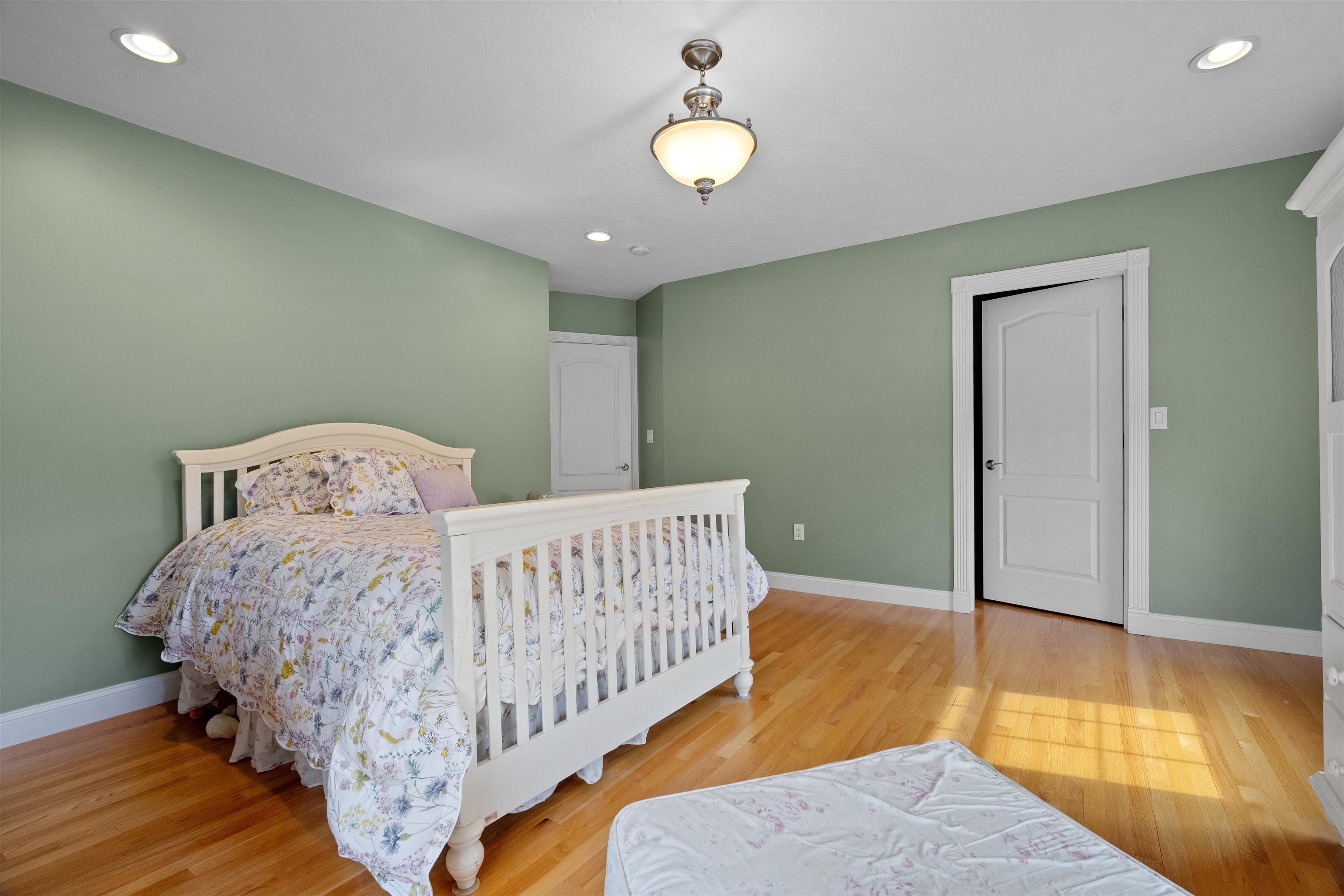 8 Arcadia Lane Salem, NH 03079 - Photo 38 of 55