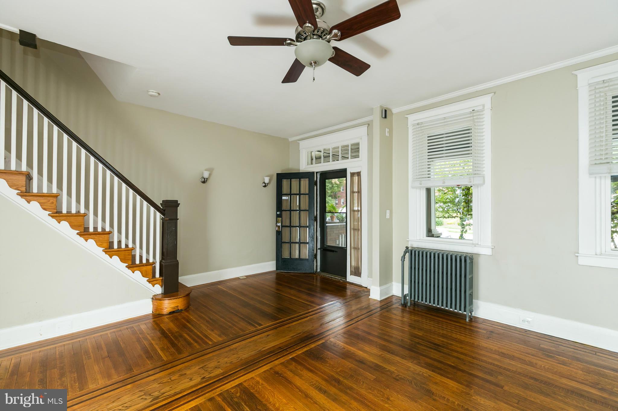 4226 Falls Road Baltimore, MD 21211 - Photo 7 of 29 Living Room