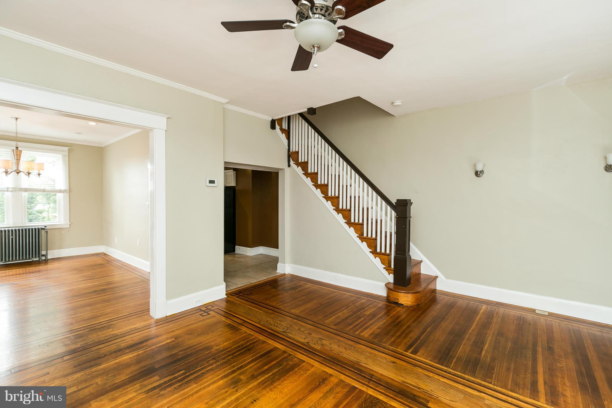 4226 Falls Road Baltimore, MD 21211 - Photo 8 of 29 Living Room