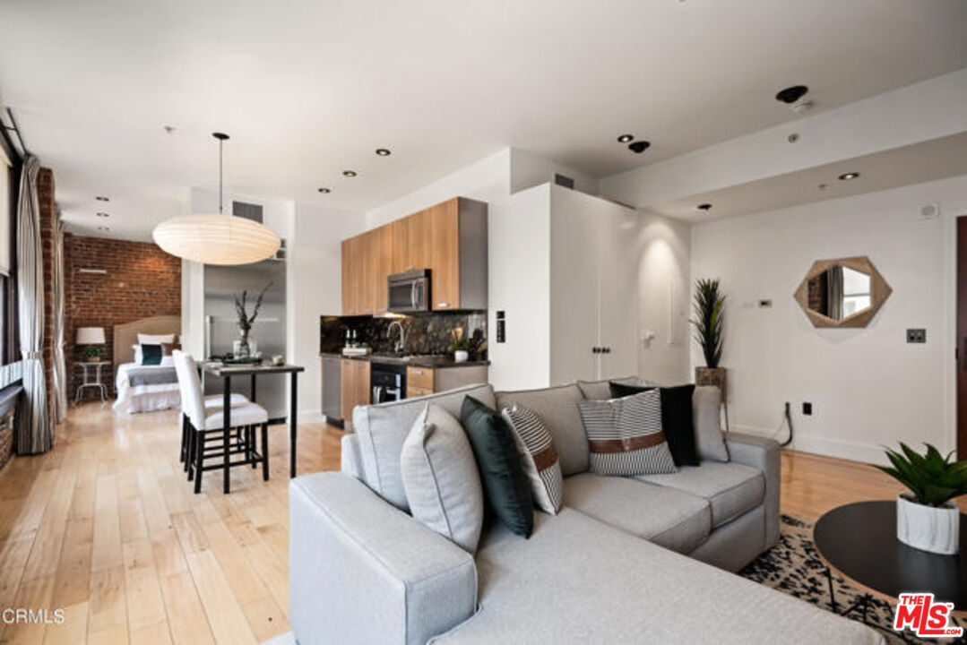 460 South Spring Street, Unit 601 Los Angeles, CA 90013 - Photo 4 of 18