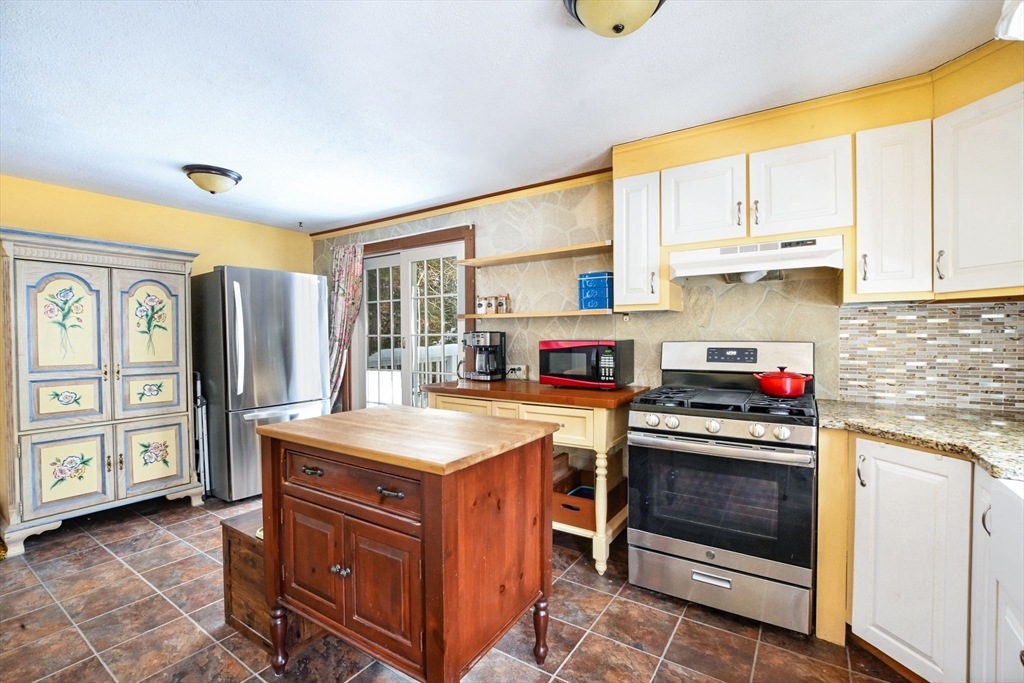 46 Service Road Sandwich, MA 02537 - Photo 7 of 35