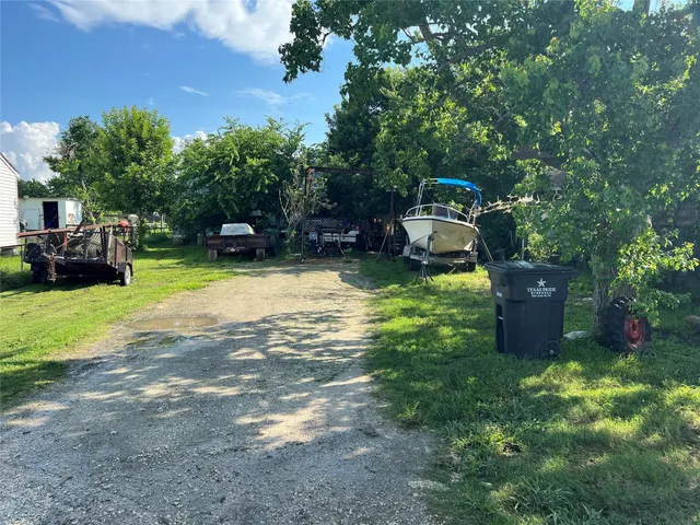 $165,000 | 2416 East Bay Shore Drive, Dickinson, TX 77539