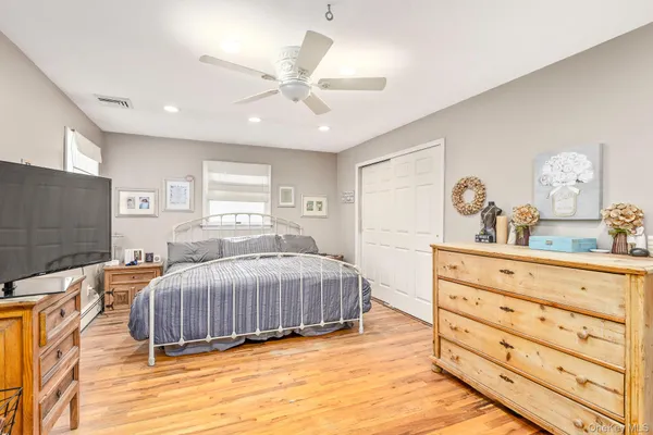 $949,000 | 27 Richie Court North, St. James, NY 11780