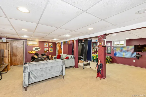 $949,000 | 27 Richie Court North, St. James, NY 11780