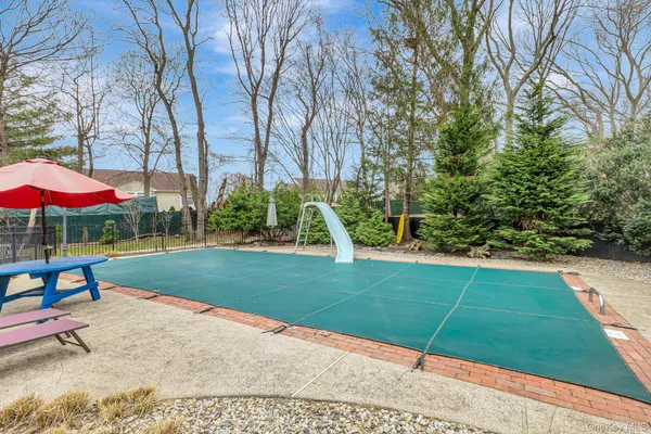 $949,000 | 27 Richie Court North, St. James, NY 11780