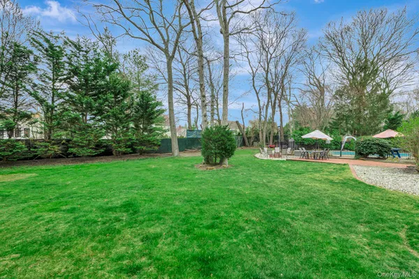 $949,000 | 27 Richie Court North, St. James, NY 11780