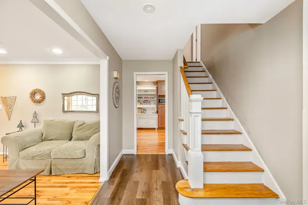 $949,000 | 27 Richie Court North, St. James, NY 11780