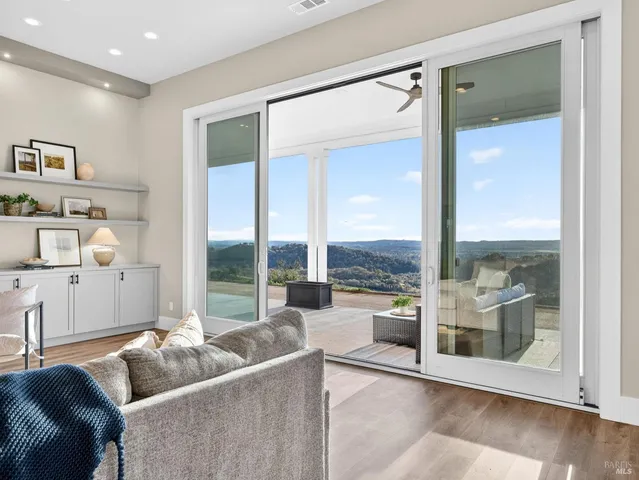 $6,495,000 | 9110 Chalk Hill Road, Healdsburg, CA 95448