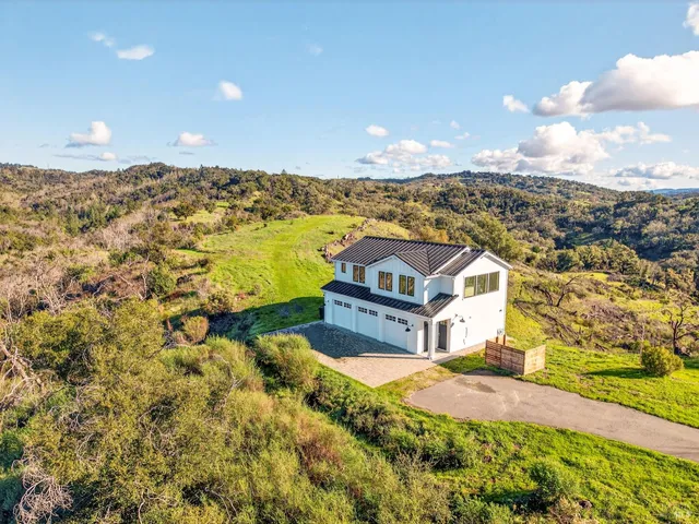 $6,495,000 | 9110 Chalk Hill Road, Healdsburg, CA 95448