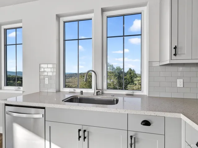 $6,495,000 | 9110 Chalk Hill Road, Healdsburg, CA 95448