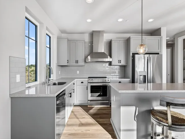 $6,495,000 | 9110 Chalk Hill Road, Healdsburg, CA 95448